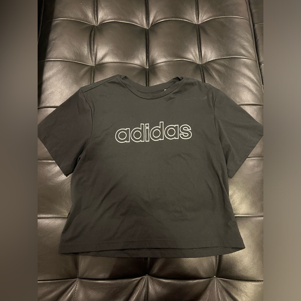 Black adidas top women’s small